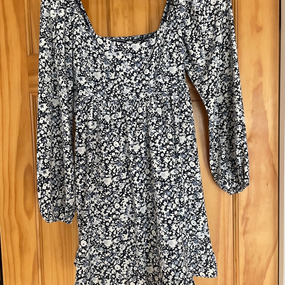 Abercrombie Floral Black, Blue, and White Women's Dress